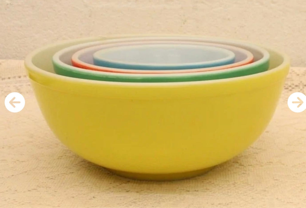 Pyrex Nesting Bowls