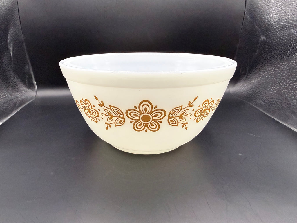 #402 #404 Pyrex Butterfly Gold bowls