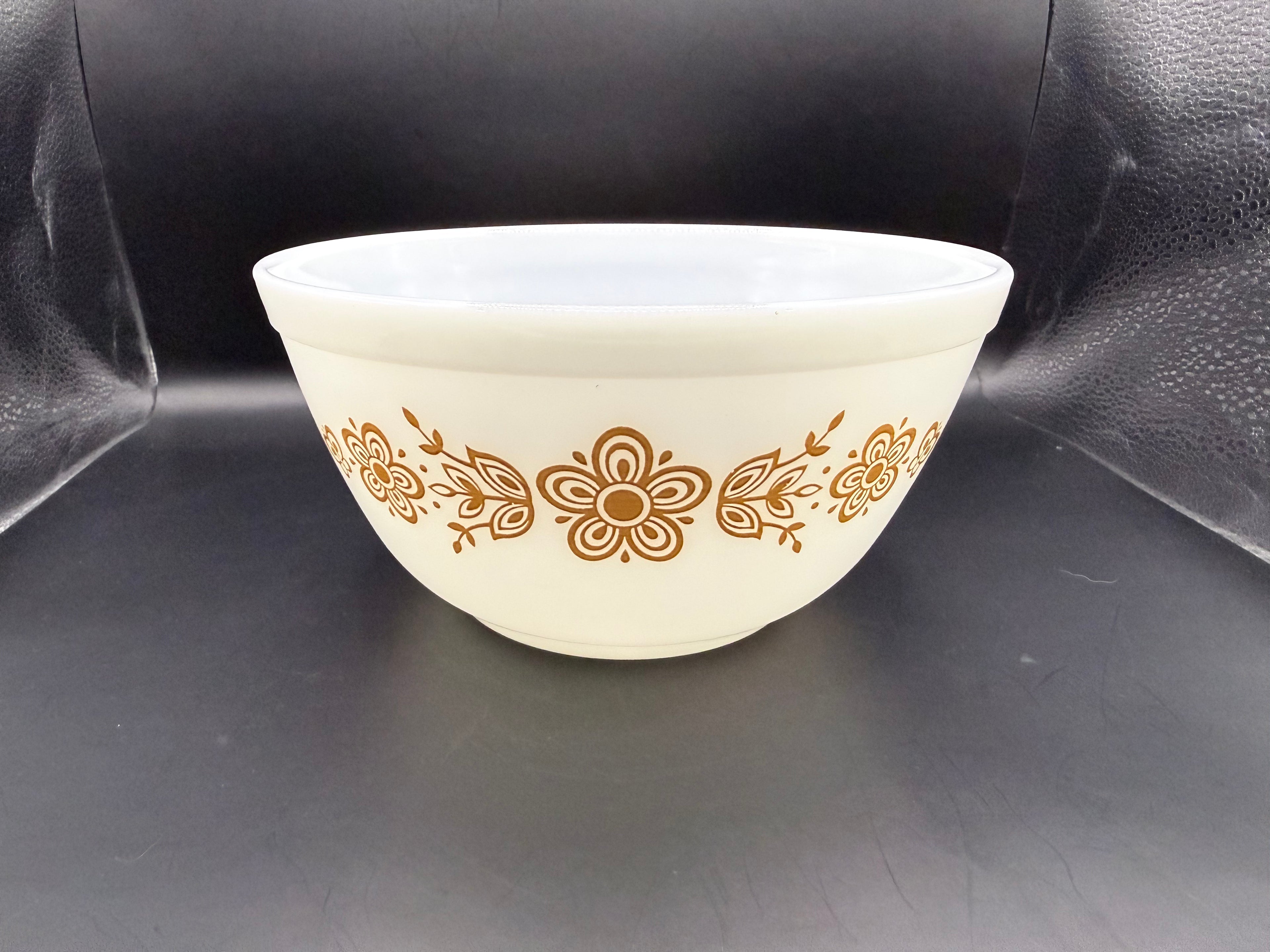 #402 #404 Pyrex Butterfly Gold bowls