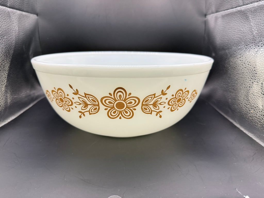 #402 #404 Pyrex Butterfly Gold bowls