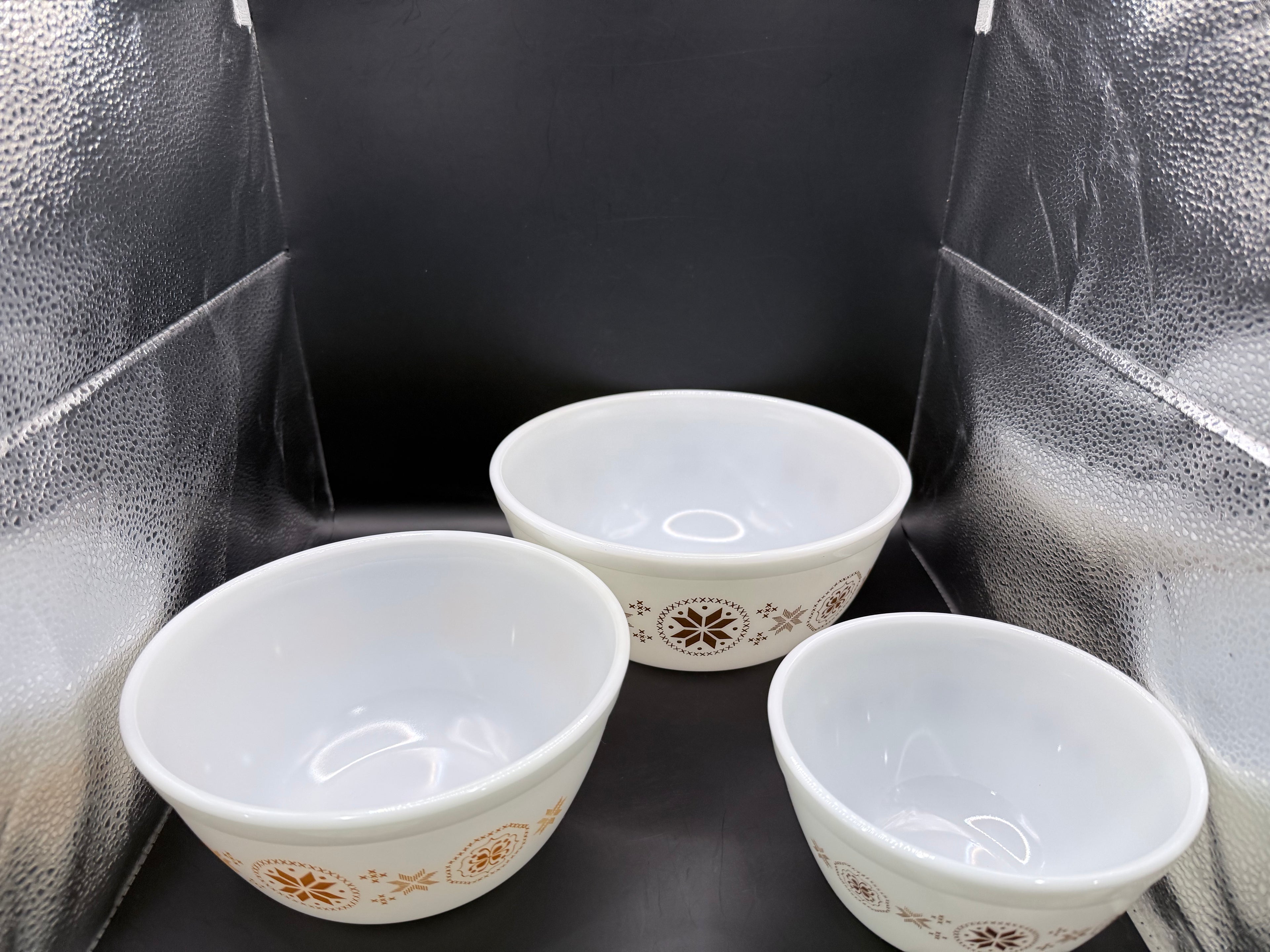 Town And Country Pyrex bowls