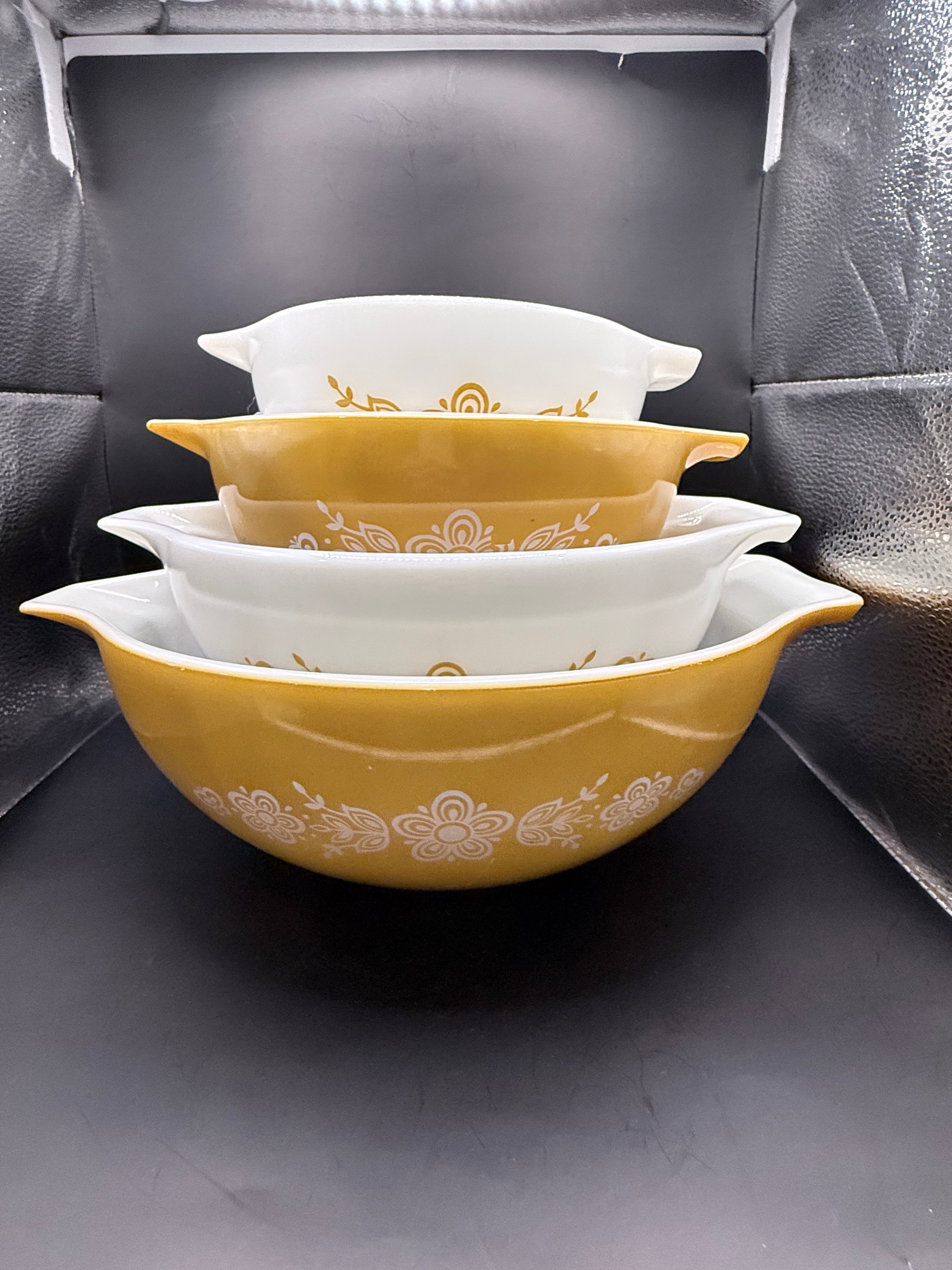 Butterfly Gold Cinderella Nesting Bowls