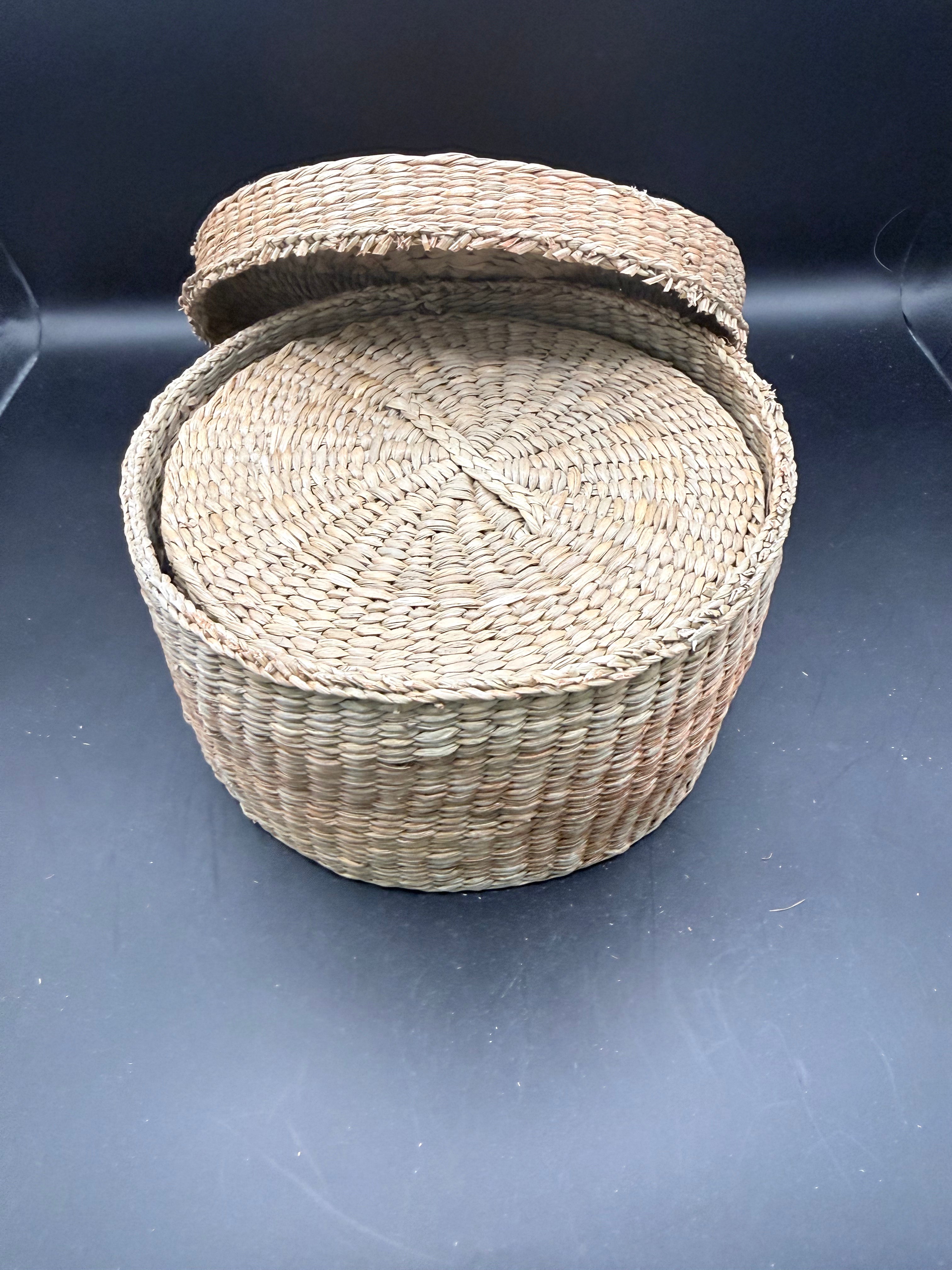 Vintage Straw Nesting Baskets